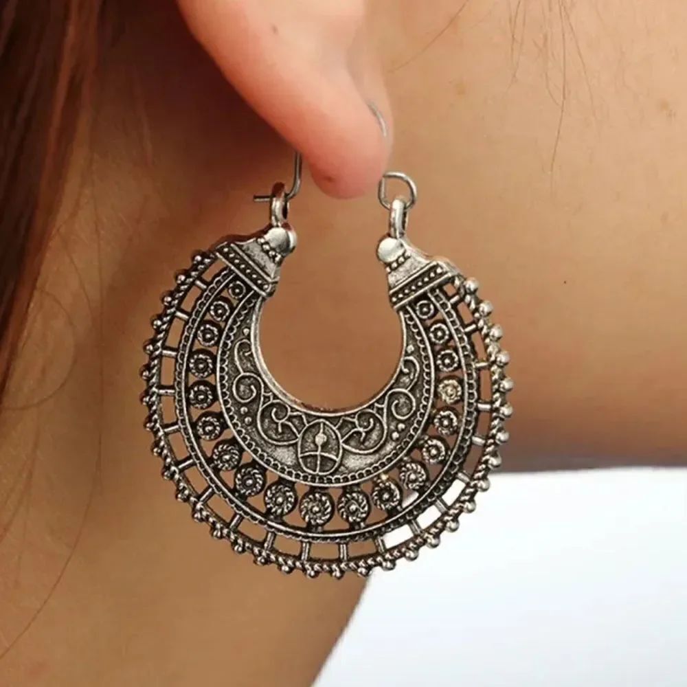 Bohemian silver hoop earring N145